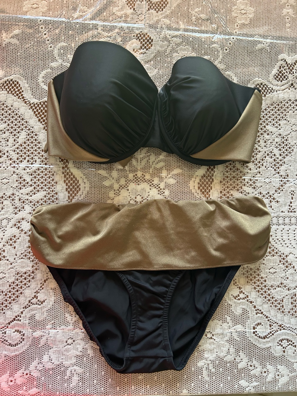 VENUS Black and Gold Bikini Bottom size 8/DDD